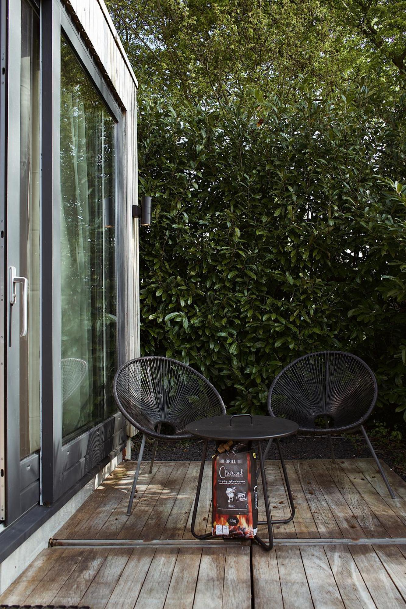 Modern Tiny House Op Rustig Watersportpark Villa Elahuizen Luaran gambar